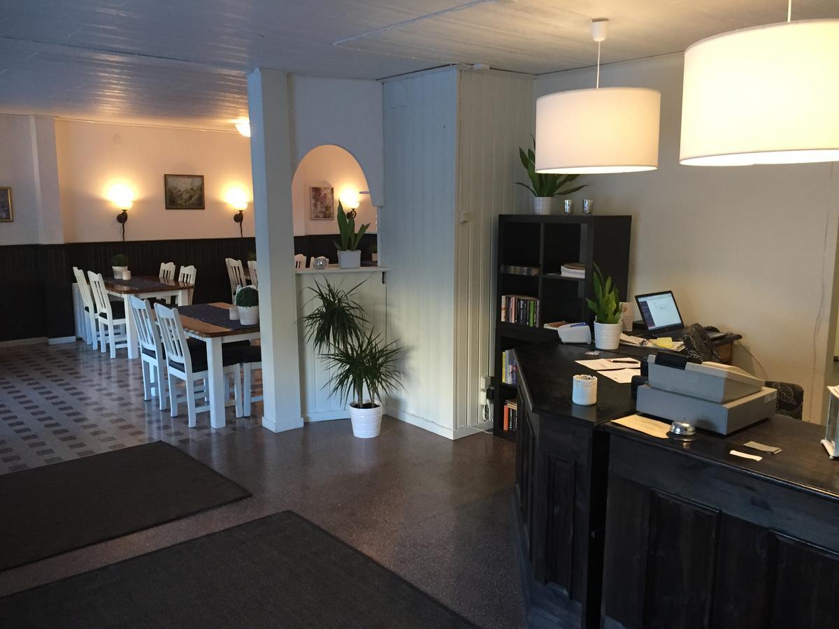 Höjdens Lågprishotell Mönsterås Buitenkant foto