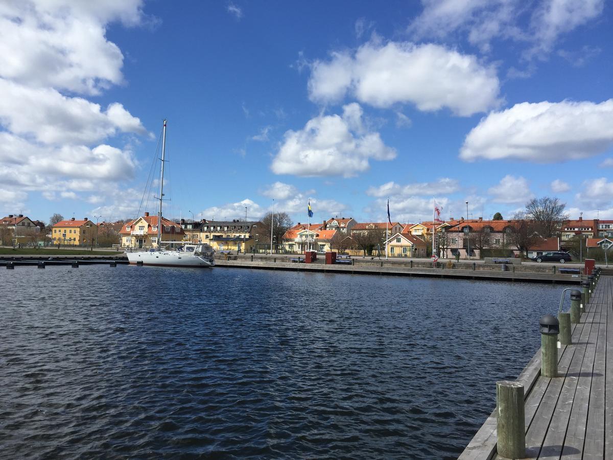 Höjdens Lågprishotell Mönsterås Buitenkant foto