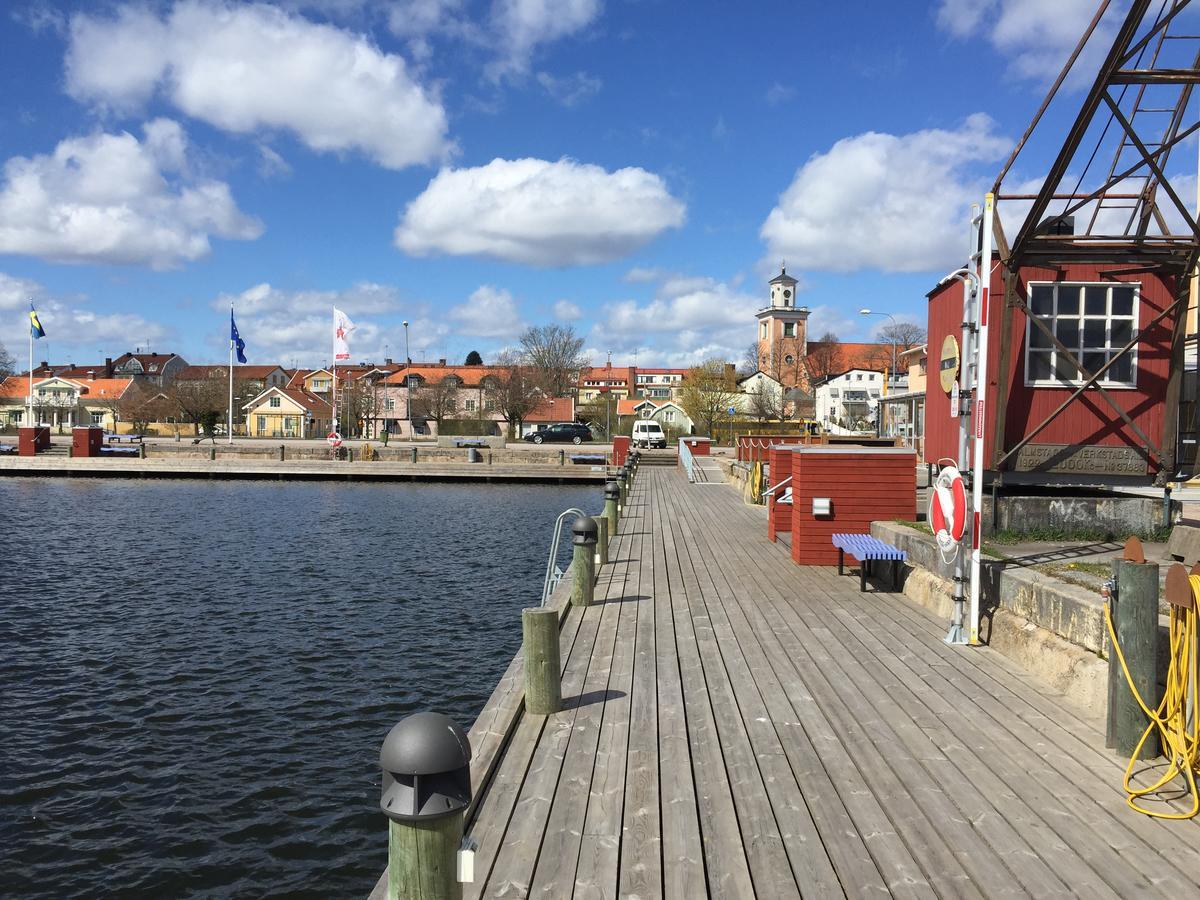 Höjdens Lågprishotell Mönsterås Buitenkant foto